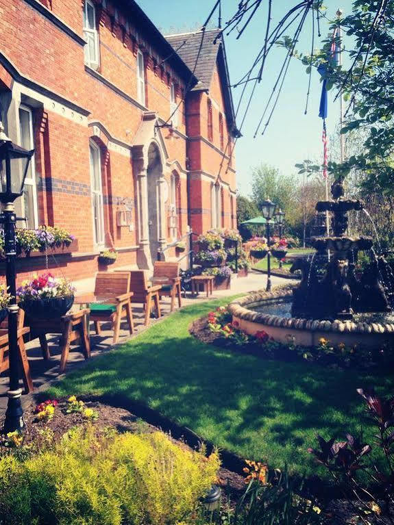Scholars Townhouse Hotel Дроэда Экстерьер фото